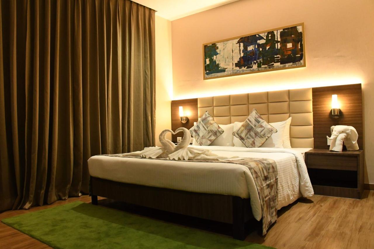 Hotel Lynq Aero Calcutta  Esterno foto