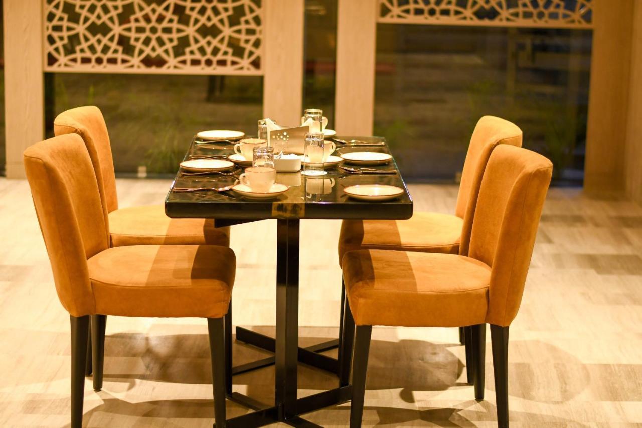 Hotel Lynq Aero Calcutta  Esterno foto