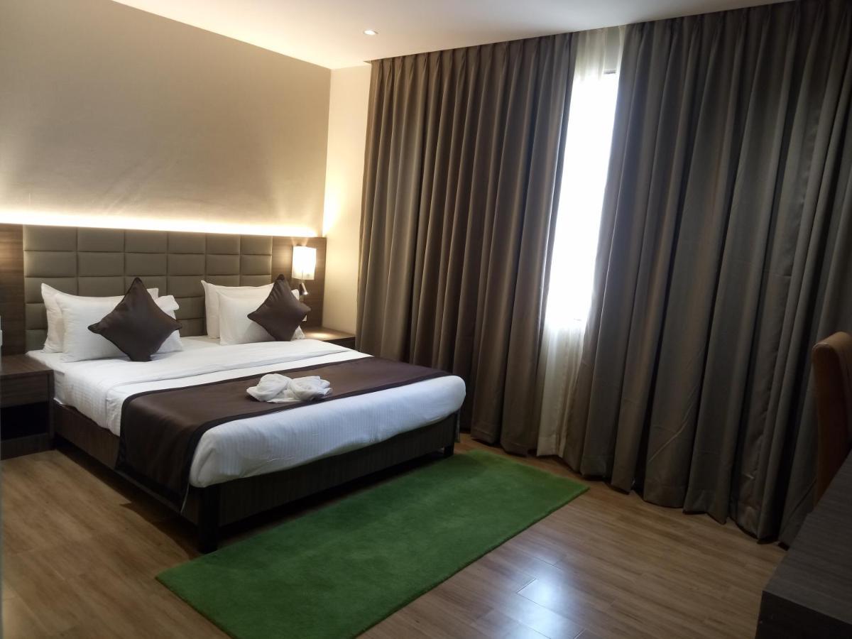 Hotel Lynq Aero Calcutta  Esterno foto