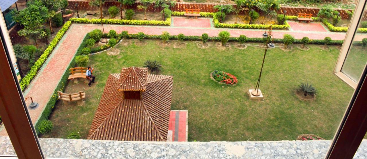 Hotel Lynq Aero Calcutta  Esterno foto