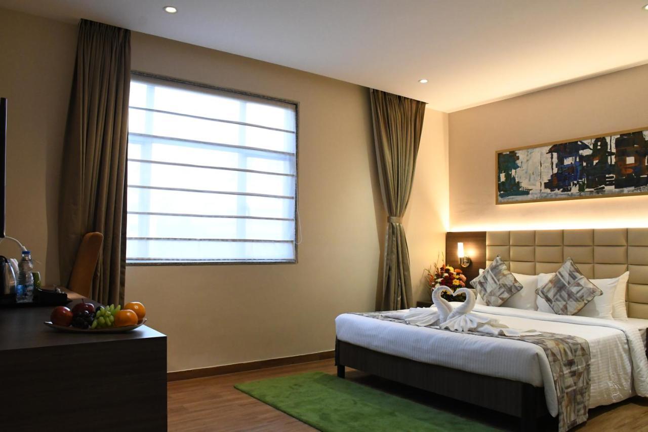 Hotel Lynq Aero Calcutta  Esterno foto